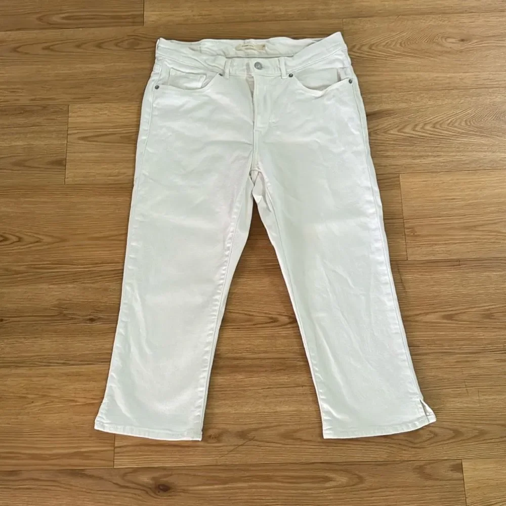 Levi's Womens White Classic Capril Denim Pants Sz 30 Everydaywear Casual Neutral